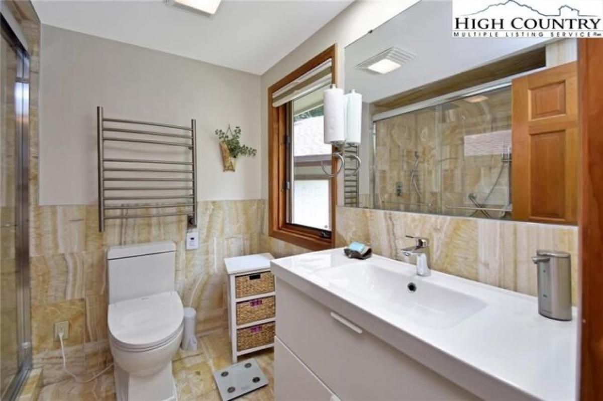 Picture of Home For Sale in Banner Elk, North Carolina, United States