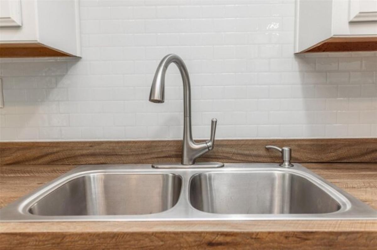 Picture of Home For Sale in Sherman, Texas, United States