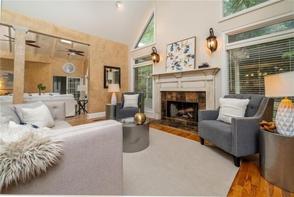 Picture of Home For Sale in Alpharetta, Georgia, United States