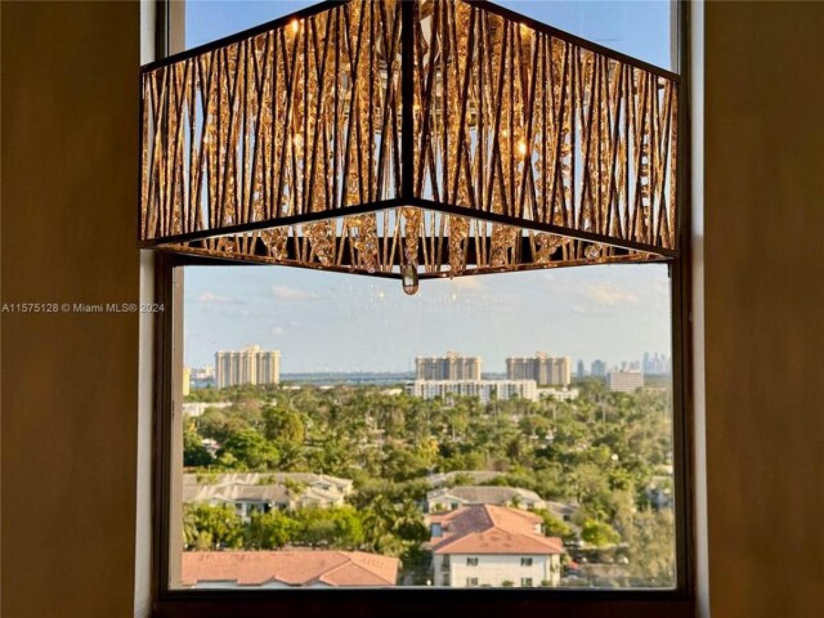 Picture of Home For Sale in North Miami, Florida, United States