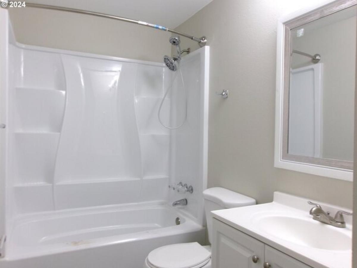 Picture of Home For Sale in Beaverton, Oregon, United States