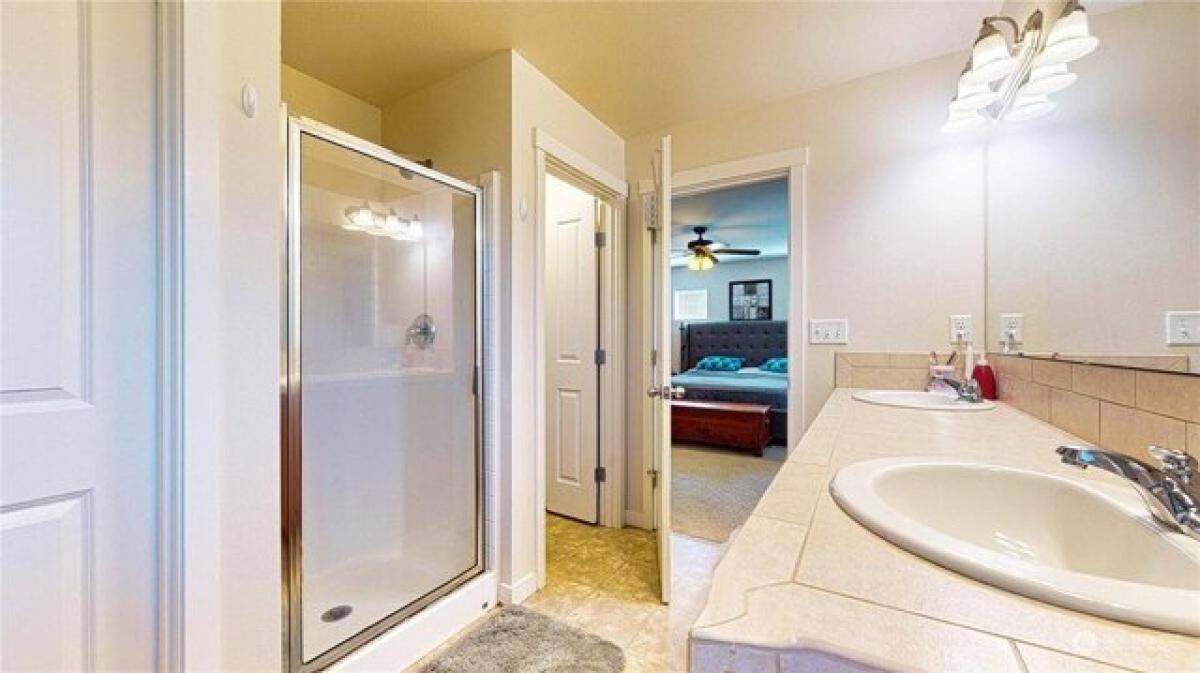 Picture of Home For Sale in Lynnwood, Washington, United States