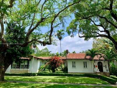 Home For Sale in Coral Gables, Florida