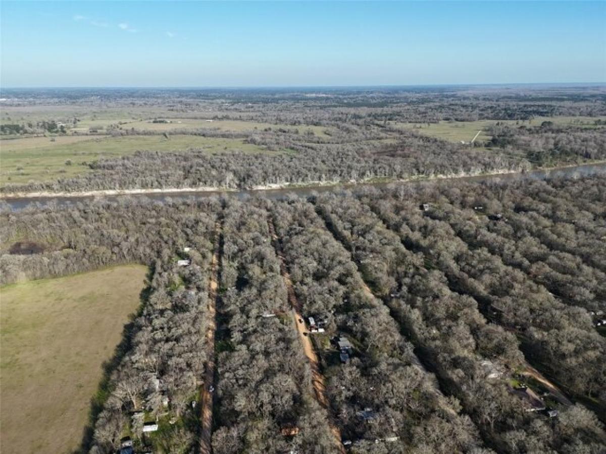 Picture of Residential Land For Sale in Coldspring, Texas, United States