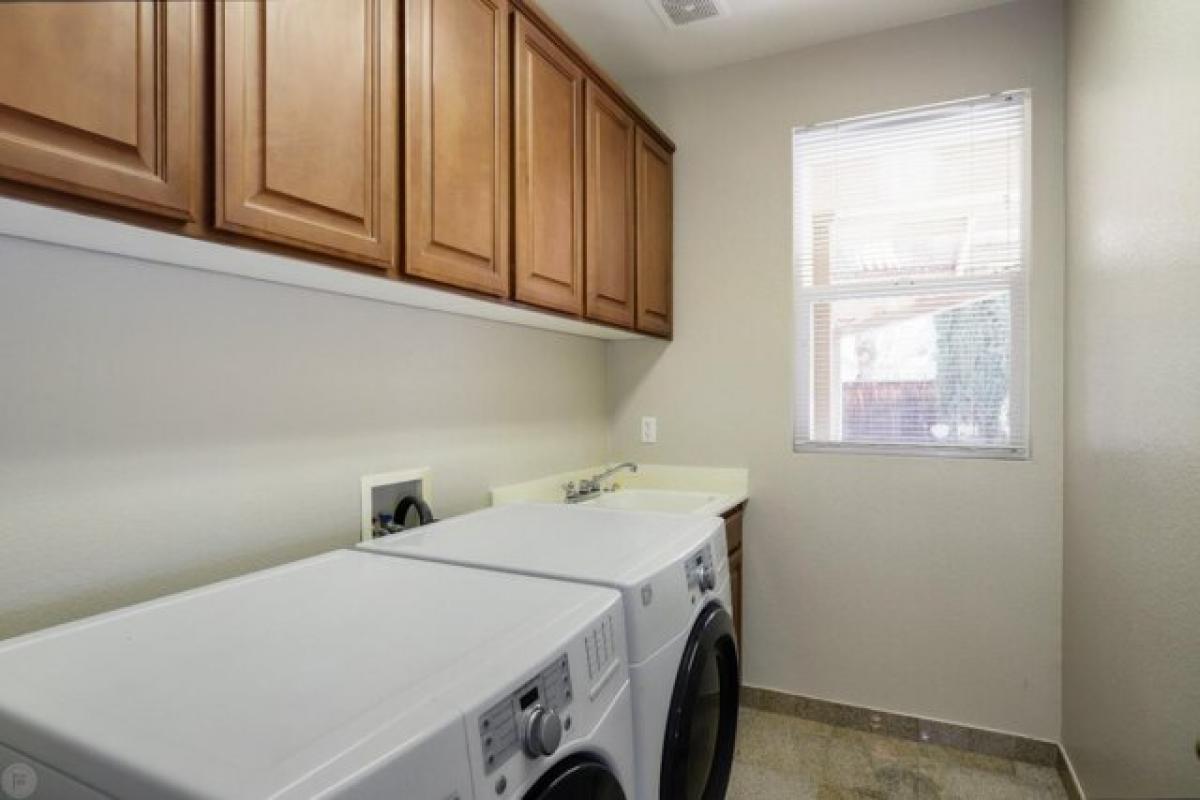 Picture of Home For Sale in Tracy, California, United States