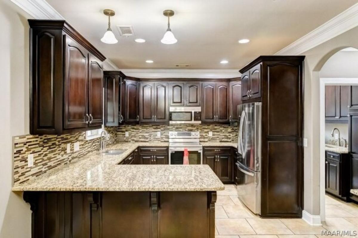 Picture of Home For Sale in Montgomery, Alabama, United States