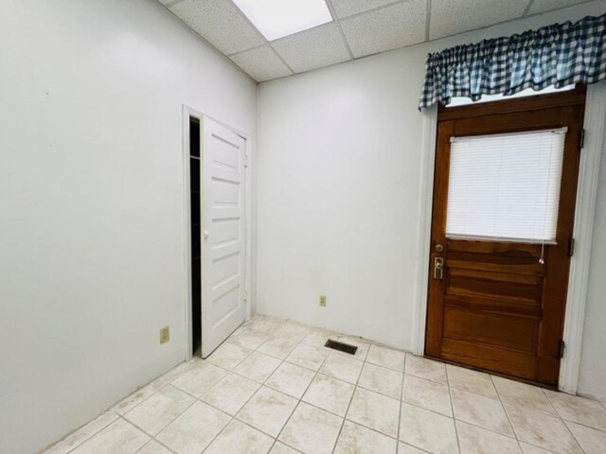 Picture of Home For Sale in Wheeling, West Virginia, United States