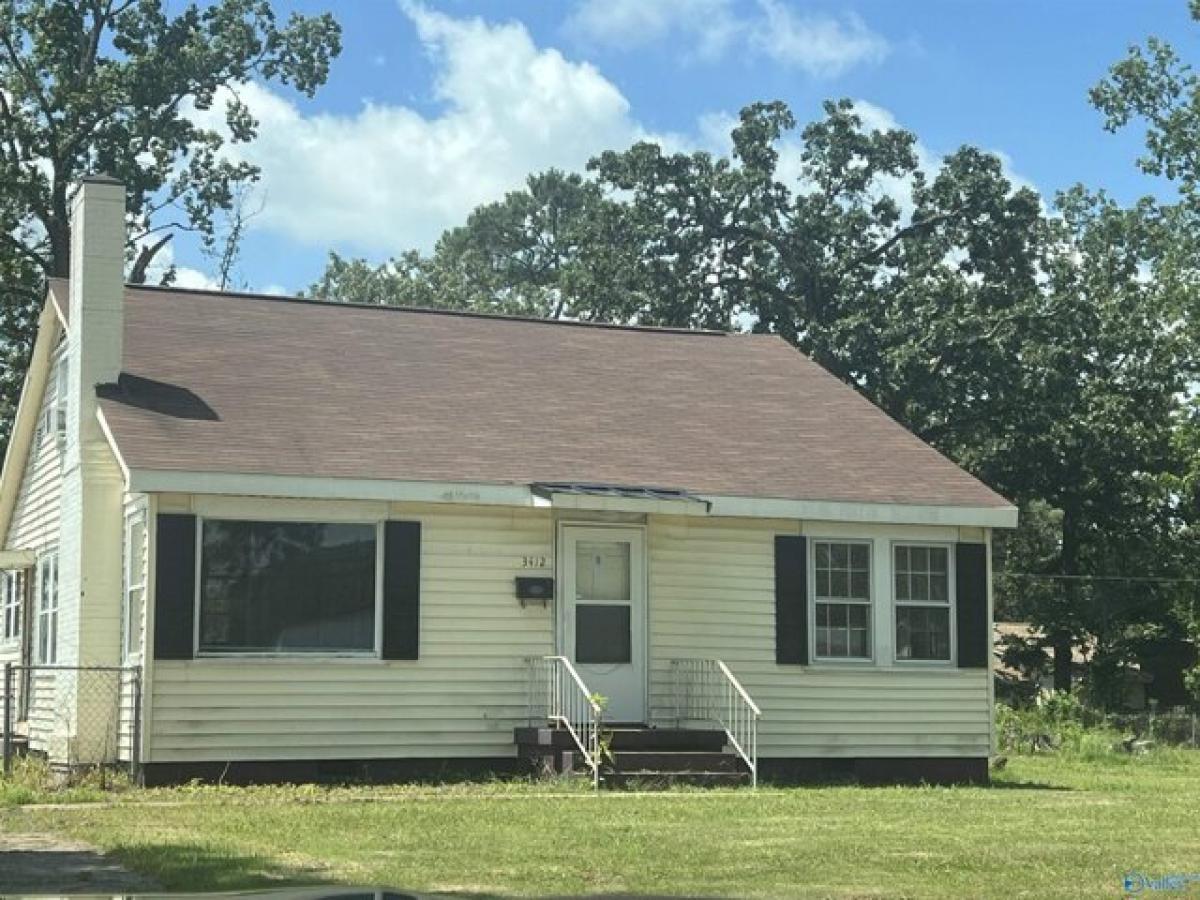 Picture of Home For Sale in Gadsden, Alabama, United States