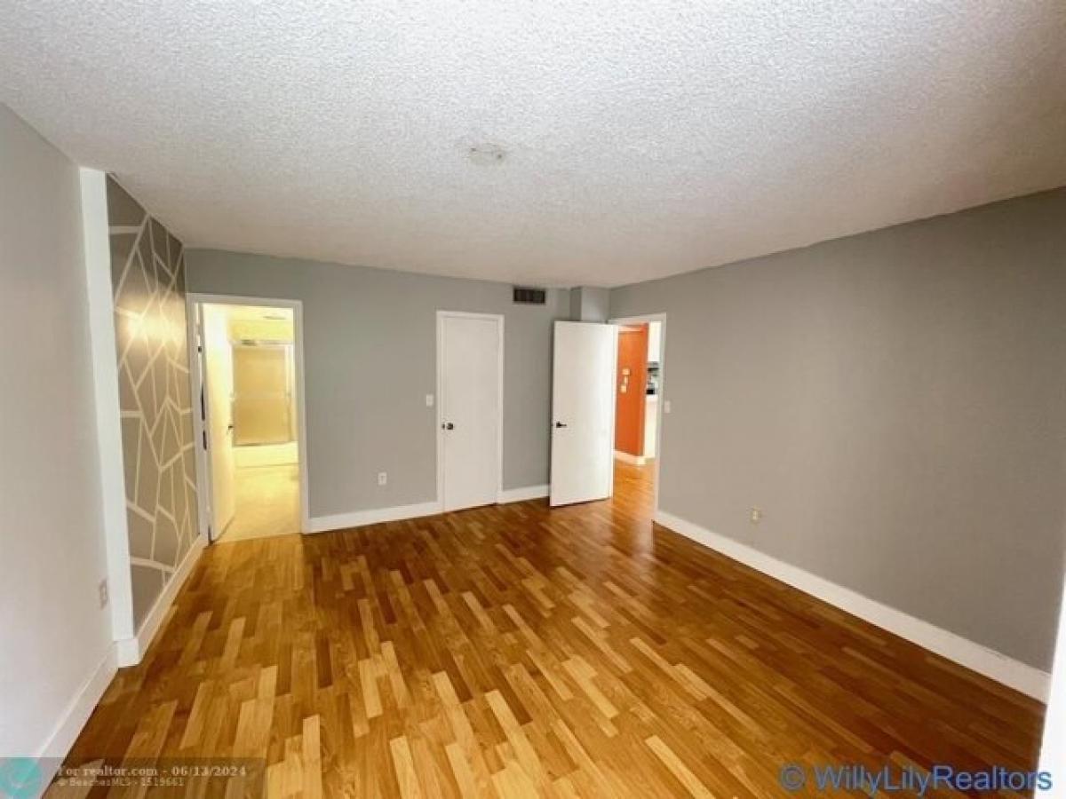 Picture of Home For Sale in Lauderhill, Florida, United States