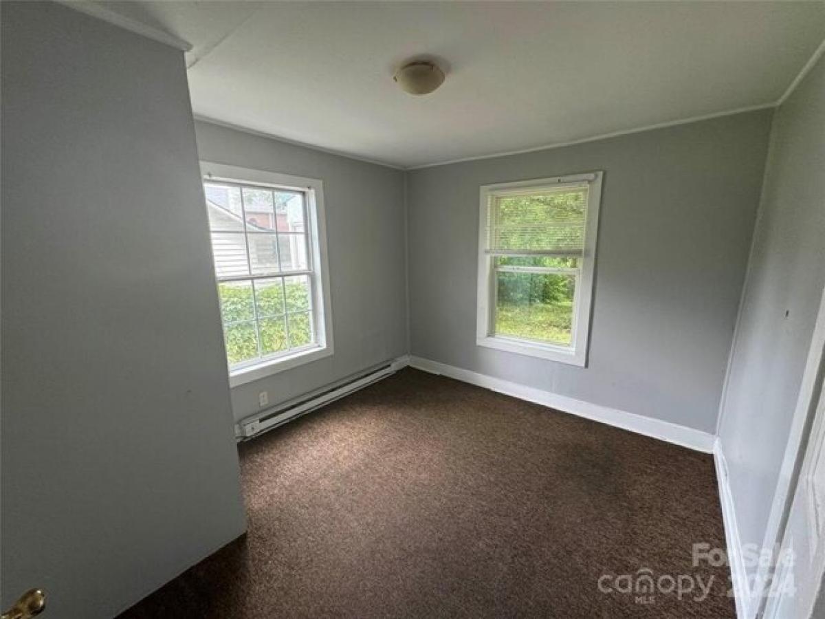Picture of Home For Sale in Gastonia, North Carolina, United States