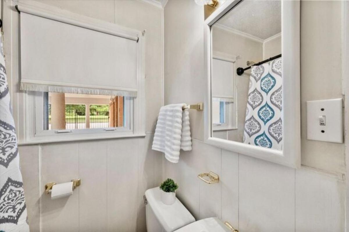 Picture of Home For Sale in Cleburne, Texas, United States