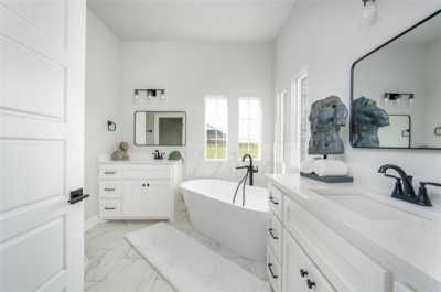 Home For Sale in Piedmont, Oklahoma