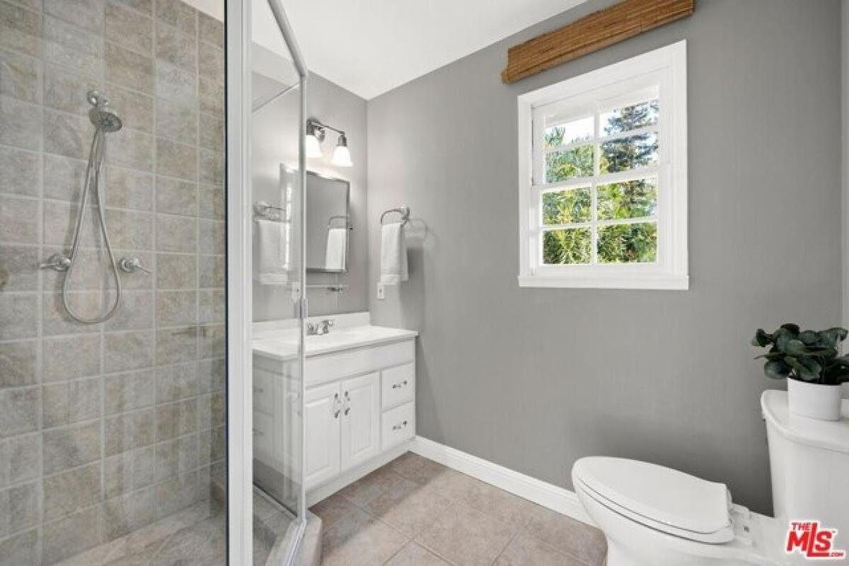 Picture of Home For Sale in Studio City, California, United States