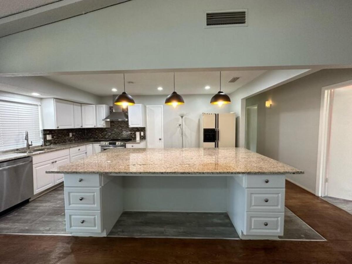 Picture of Home For Sale in Garland, Texas, United States