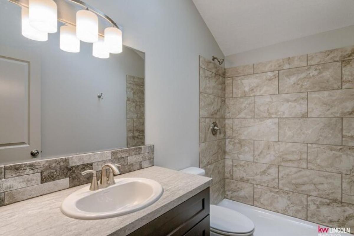 Picture of Home For Sale in Lincoln, Nebraska, United States