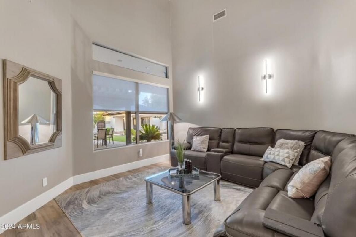 Picture of Home For Sale in Gilbert, Arizona, United States