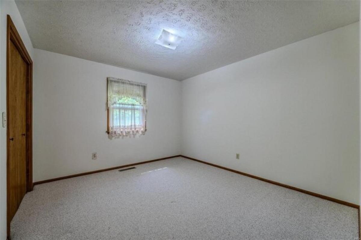 Picture of Home For Sale in Lebanon, Missouri, United States