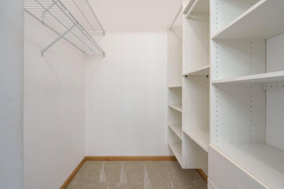 Picture of Home For Sale in Kalamazoo, Michigan, United States