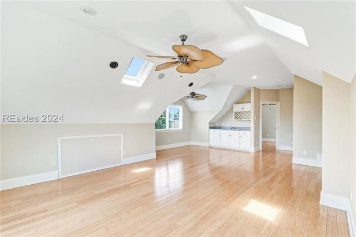 Picture of Home For Sale in Hilton Head Island, South Carolina, United States