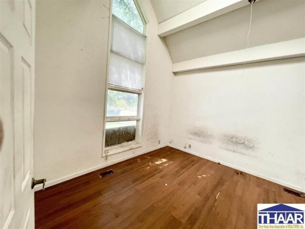 Picture of Home For Sale in Terre Haute, Indiana, United States