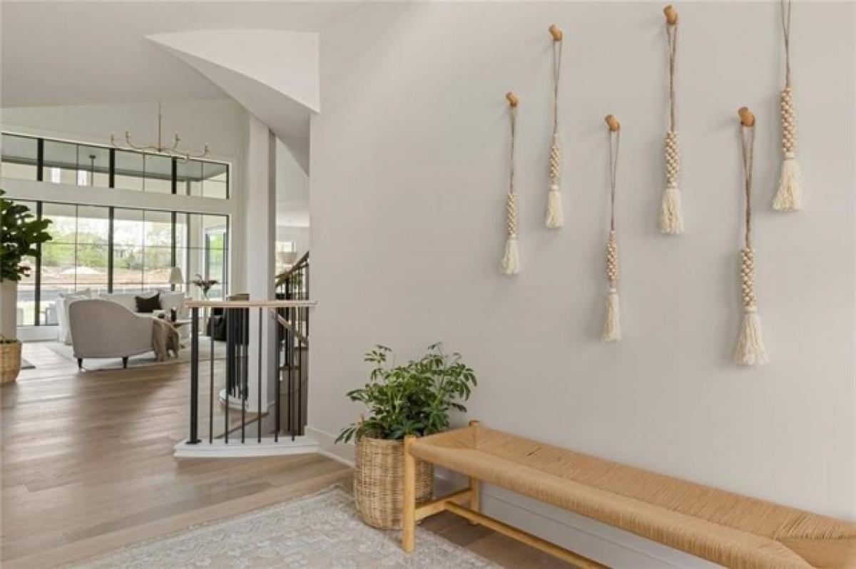 Picture of Home For Sale in Lenexa, Kansas, United States