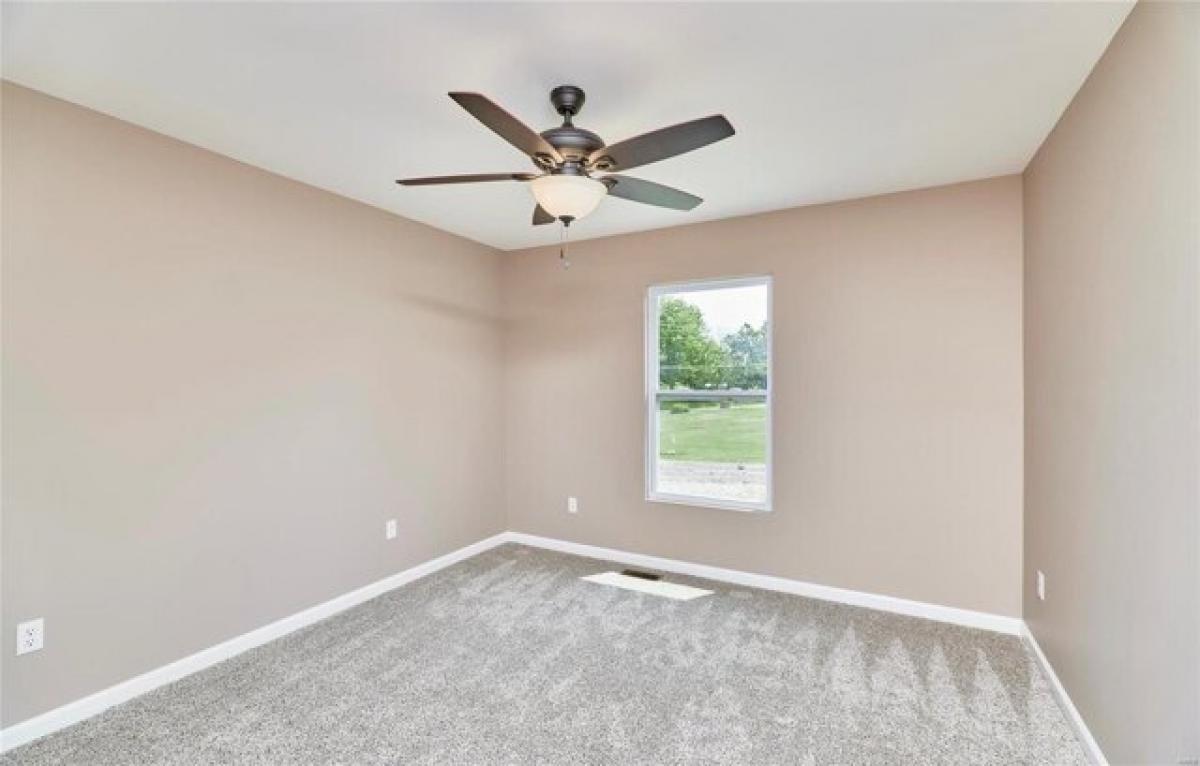 Picture of Home For Sale in Bowling Green, Missouri, United States