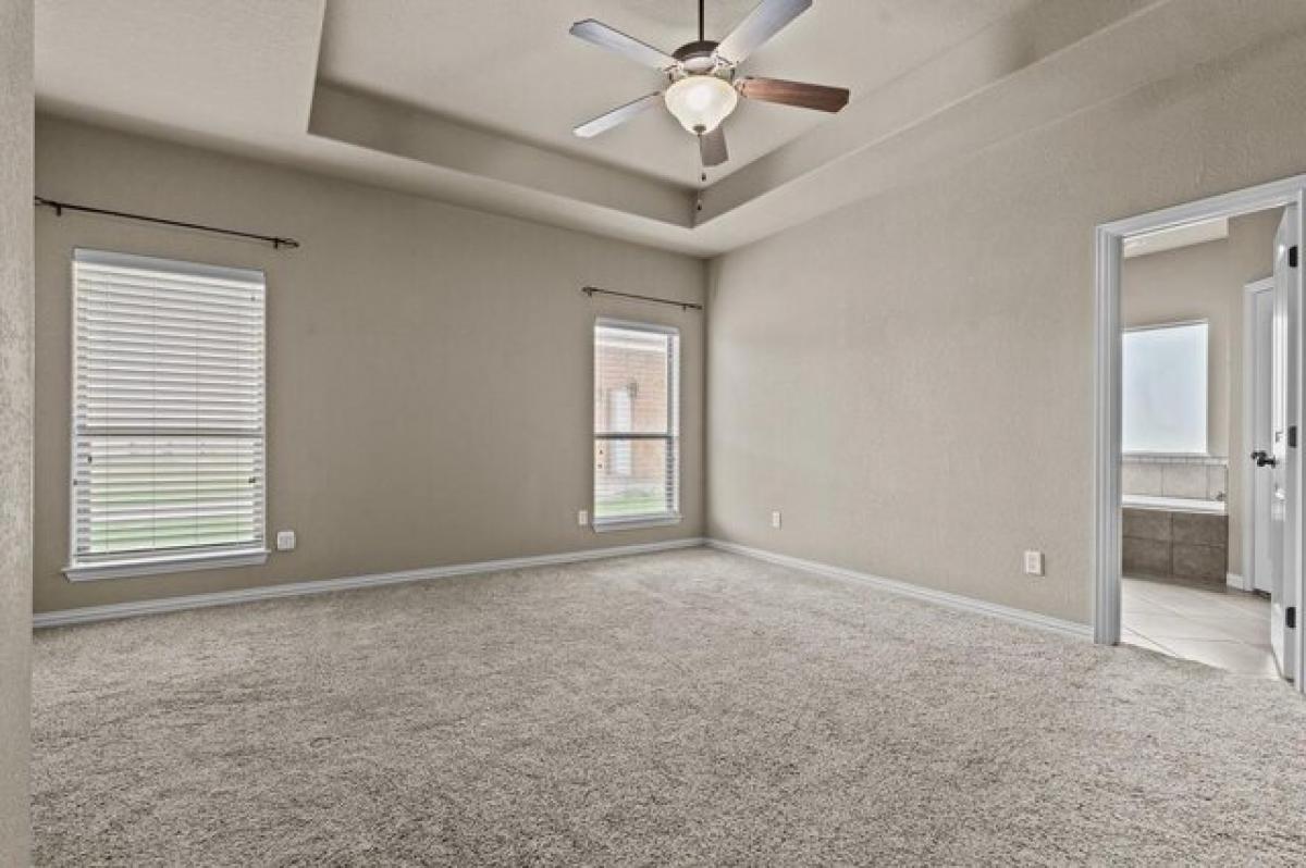 Picture of Home For Sale in Weatherford, Texas, United States