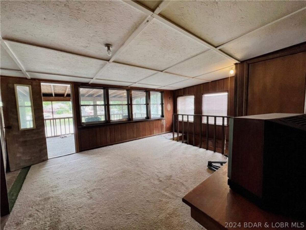 Picture of Home For Sale in Gravois Mills, Missouri, United States