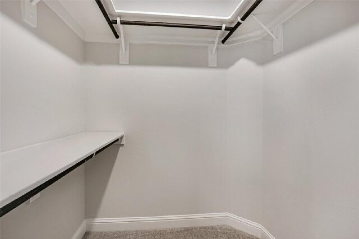 Picture of Home For Sale in Dickinson, Texas, United States