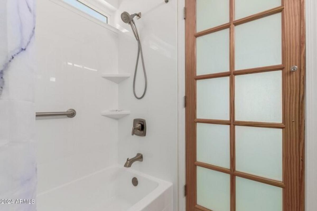 Picture of Home For Sale in Gilbert, Arizona, United States