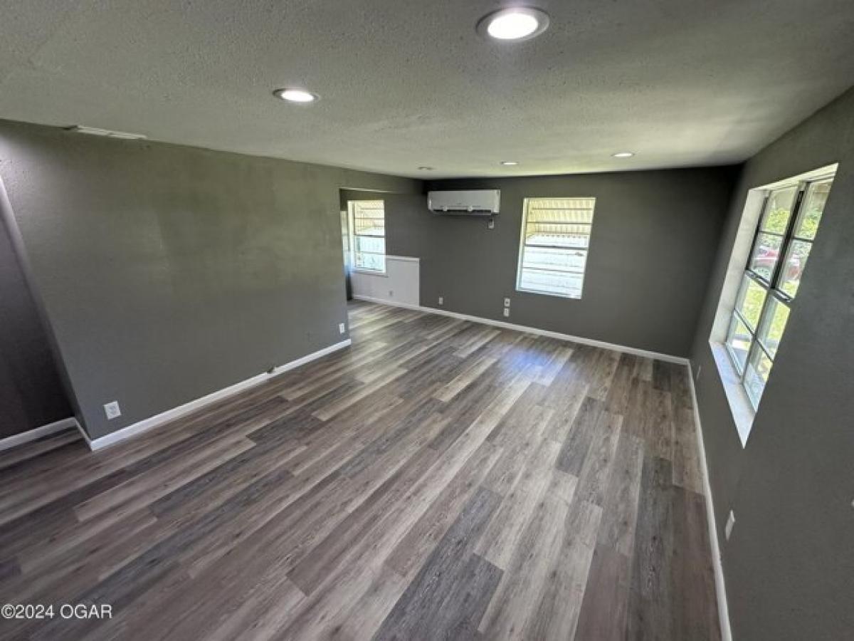 Picture of Home For Sale in Joplin, Missouri, United States