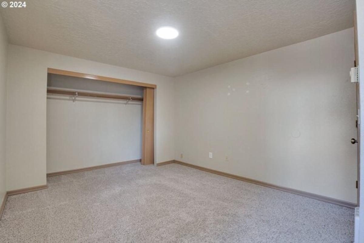 Picture of Home For Sale in Salem, Oregon, United States