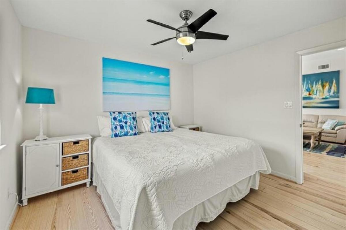 Picture of Home For Sale in Galveston, Texas, United States