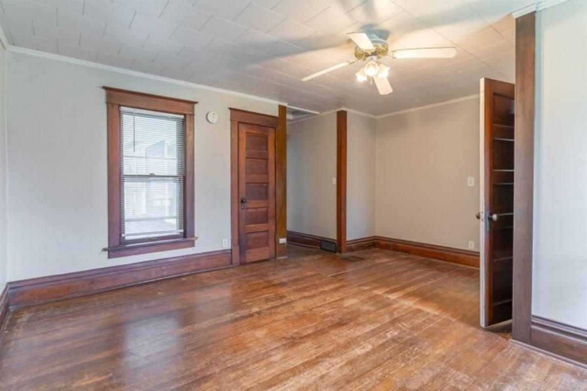 Picture of Home For Sale in Cedar Falls, Iowa, United States