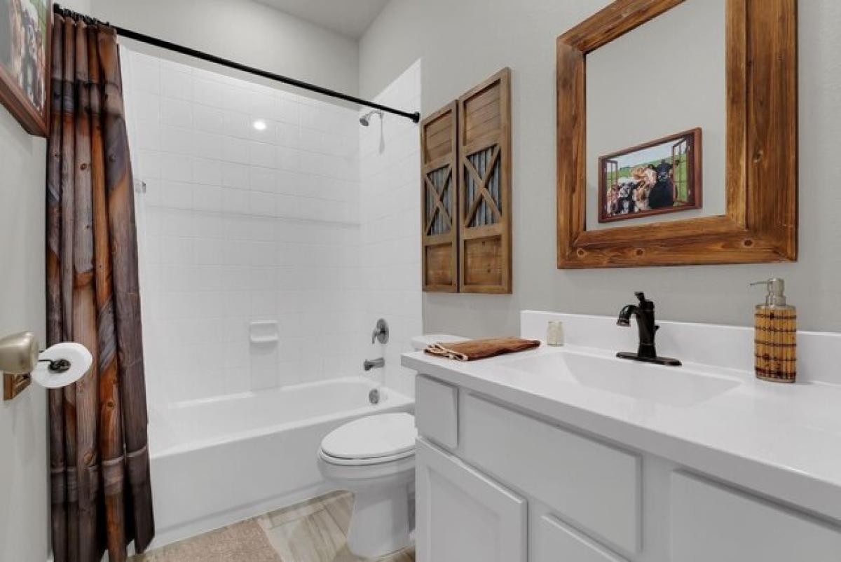 Picture of Home For Sale in Little Elm, Texas, United States