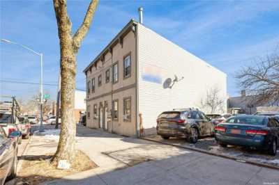 Home For Sale in Ozone Park, New York