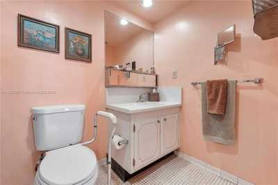 Home For Sale in Coral Gables, Florida