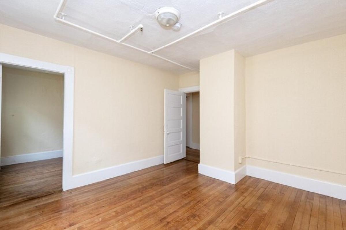 Picture of Home For Sale in Salem, Massachusetts, United States