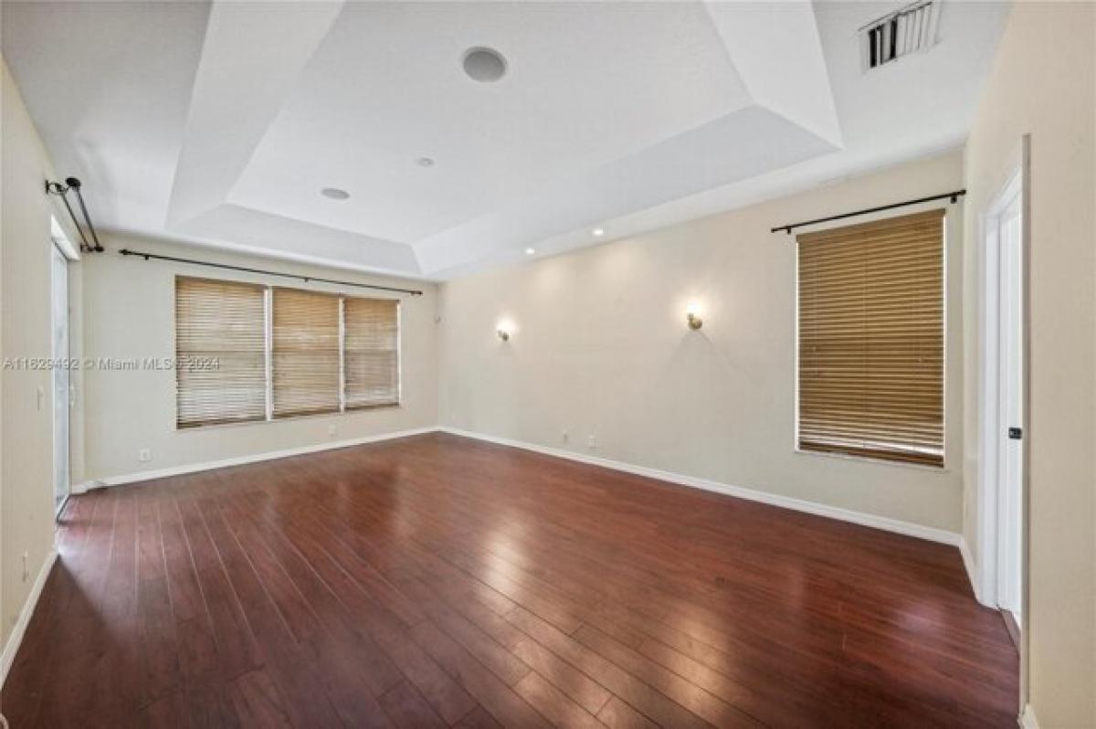 Picture of Home For Sale in Weston, Florida, United States