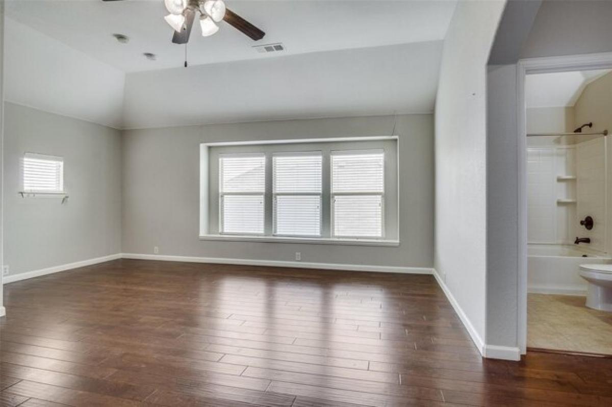 Picture of Home For Sale in Crowley, Texas, United States