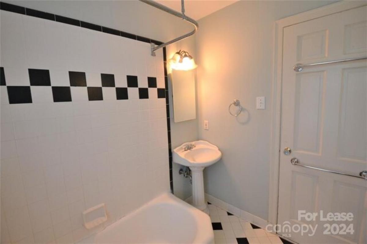 Picture of Home For Rent in Charlotte, North Carolina, United States