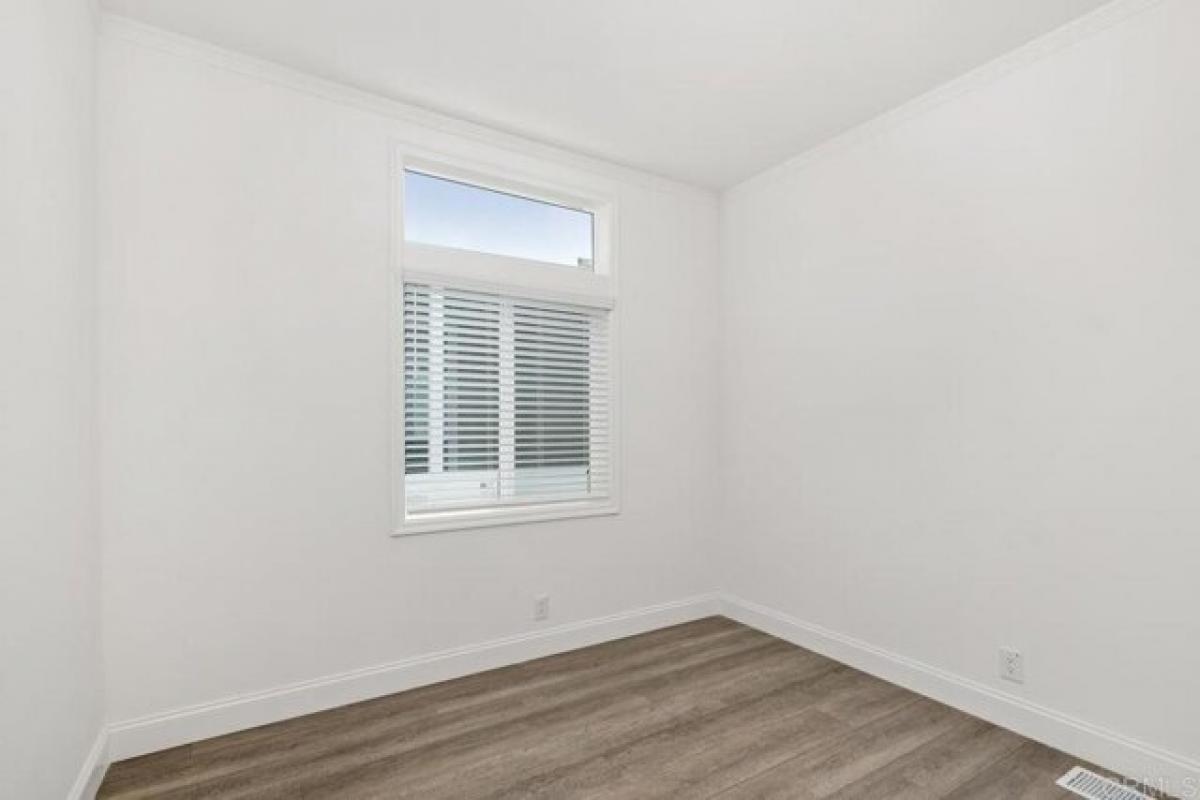 Picture of Home For Sale in Oceanside, California, United States