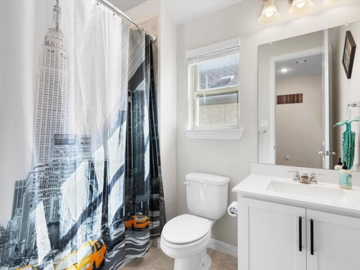 Picture of Home For Sale in Aubrey, Texas, United States