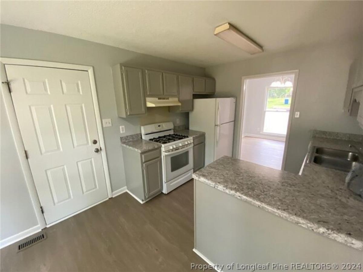 Picture of Home For Sale in Fayetteville, North Carolina, United States