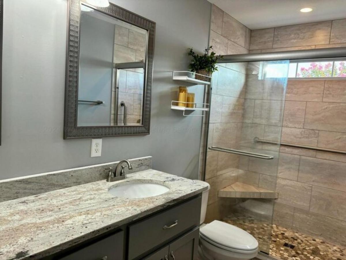 Picture of Home For Sale in Tuscumbia, Alabama, United States