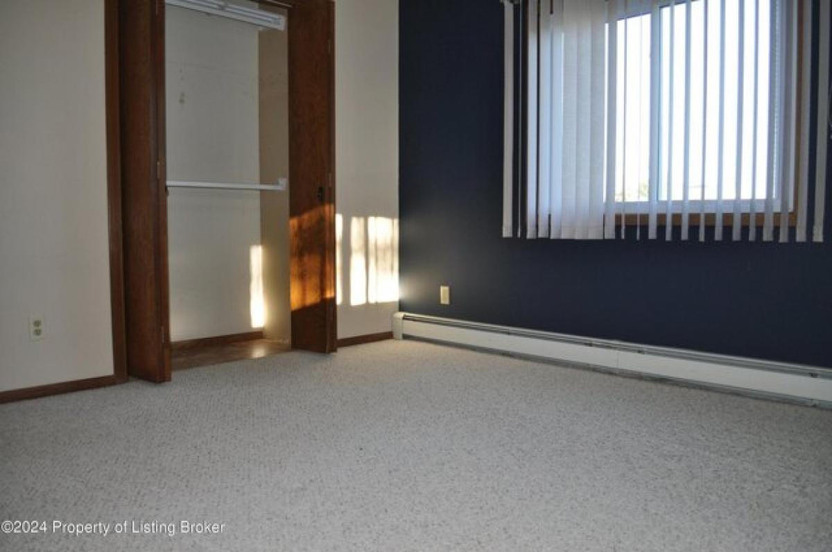 Picture of Home For Sale in Lemmon, South Dakota, United States