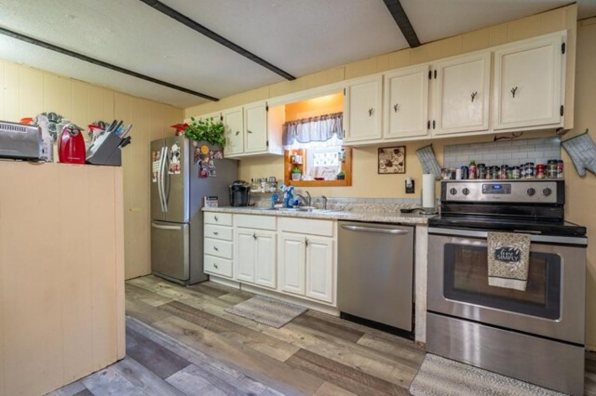 Picture of Home For Sale in Hillsville, Virginia, United States