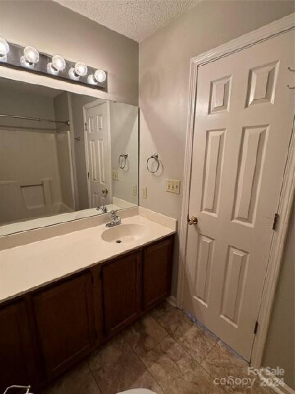 Picture of Home For Sale in Salisbury, North Carolina, United States