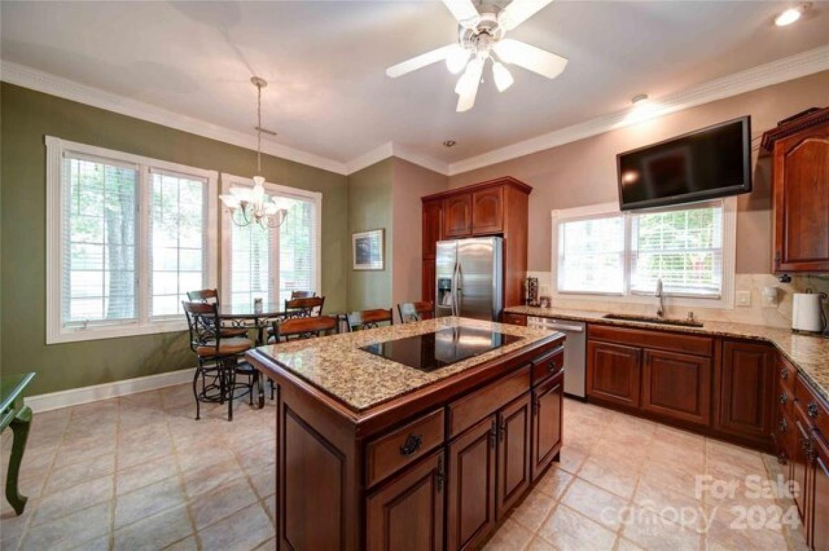 Picture of Home For Sale in Monroe, North Carolina, United States