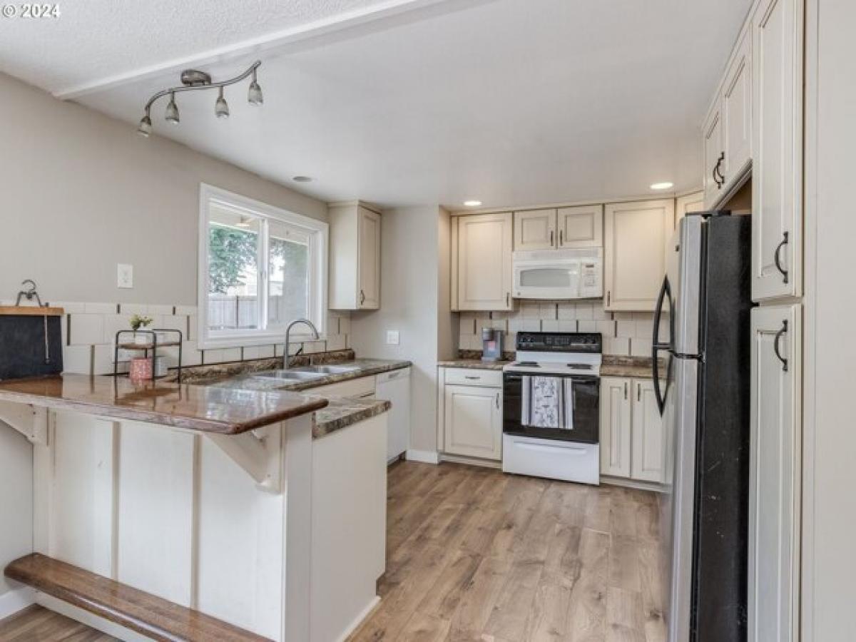 Picture of Home For Sale in Oregon City, Oregon, United States